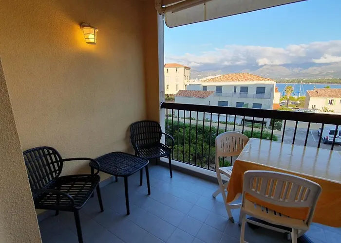 Vue Proche Du Port Apartment