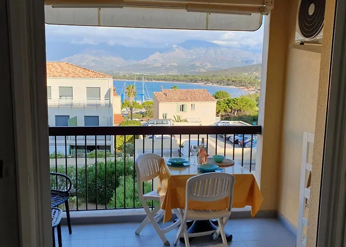 Vue Proche Du Port * Καλβί