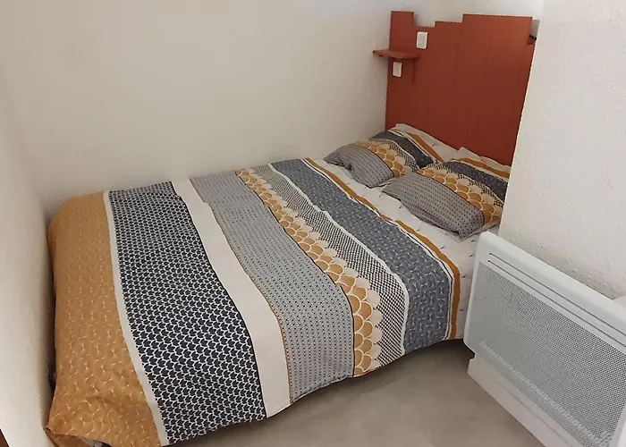 Vue Proche Du Port * Calvi (Corsica)